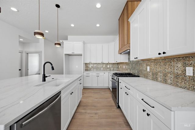 451 W Elaine Ct, Nampa, ID 83686