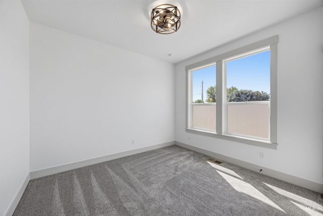 451 W Elaine Ct, Nampa, ID 83686