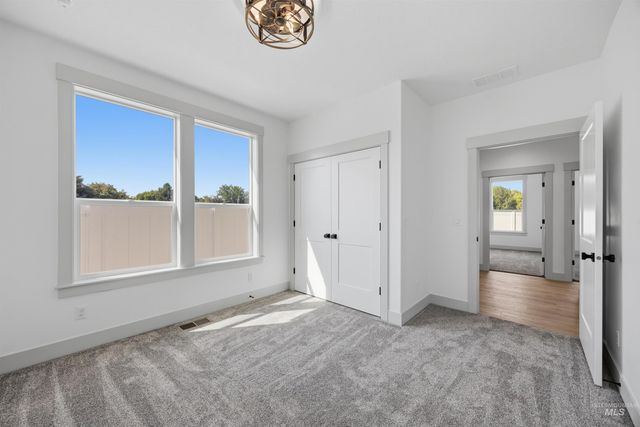 451 W Elaine Ct, Nampa, ID 83686