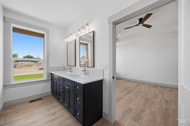 451 W Elaine Ct, Nampa, ID 83686
