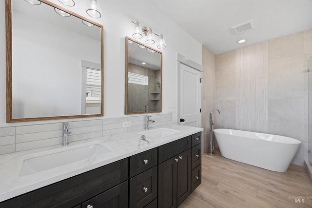 451 W Elaine Ct, Nampa, ID 83686