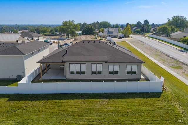 451 W Elaine Ct, Nampa, ID 83686