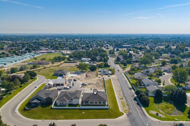 451 W Elaine Ct, Nampa, ID 83686