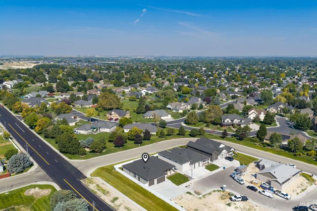 451 W Elaine Ct, Nampa, ID 83686