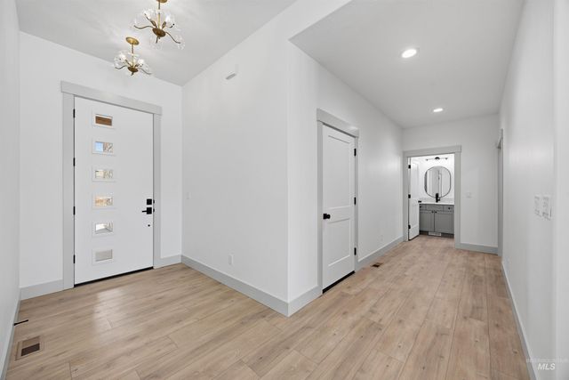 451 W Elaine Ct, Nampa, ID 83686