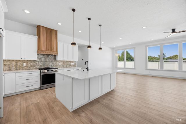 451 W Elaine Ct, Nampa, ID 83686