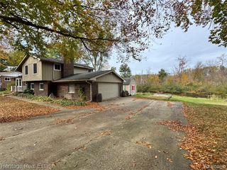 5021 Paula Avenue, Clarkston, MI 48346