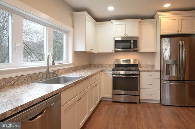 14 S MAIN ST, Stockton, NJ 08559