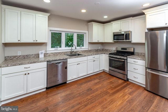 14 S MAIN ST, Stockton, NJ 08559