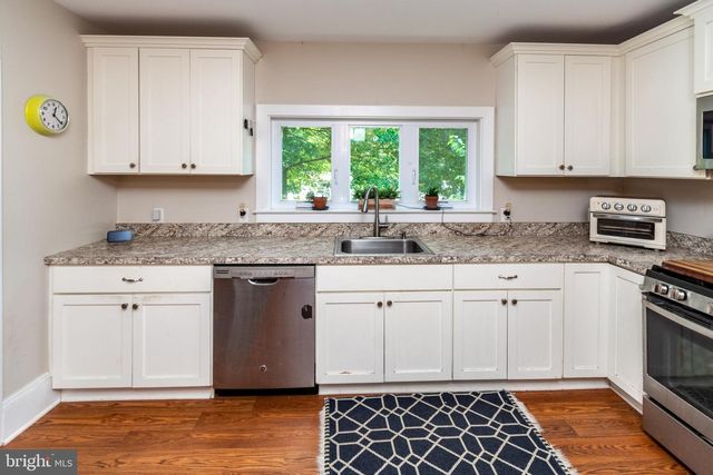 14 S MAIN ST, Stockton, NJ 08559
