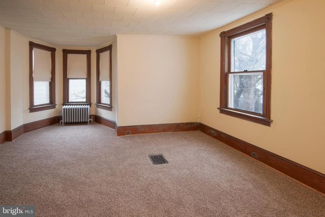 14 S MAIN ST, Stockton, NJ 08559