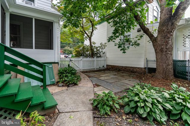 14 S MAIN ST, Stockton, NJ 08559