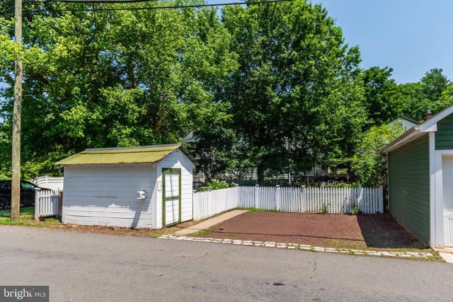 14 S MAIN ST, Stockton, NJ 08559