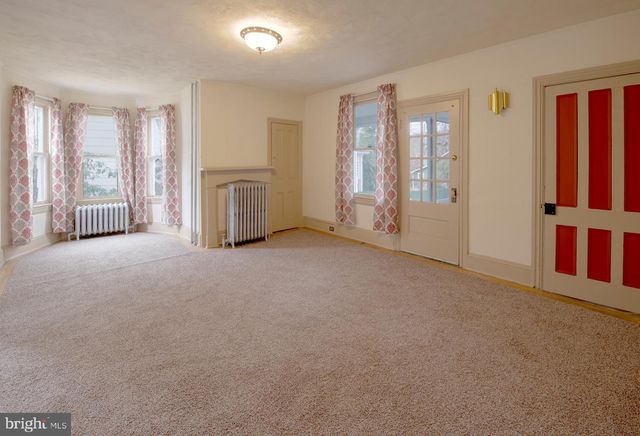 14 S MAIN ST, Stockton, NJ 08559
