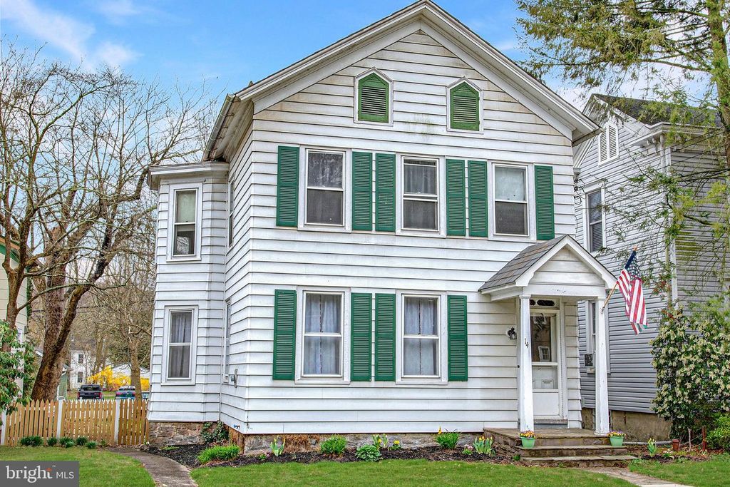 14 S MAIN ST, Stockton, NJ 08559
