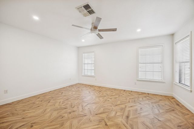 209 E Hacienda, Bellville, TX 77418