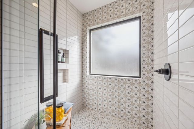 209 E Hacienda, Bellville, TX 77418