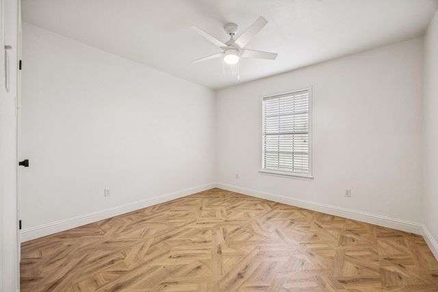 209 E Hacienda, Bellville, TX 77418