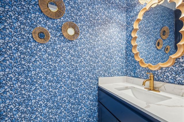 209 E Hacienda, Bellville, TX 77418