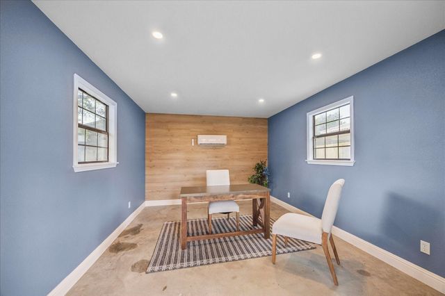 209 E Hacienda, Bellville, TX 77418