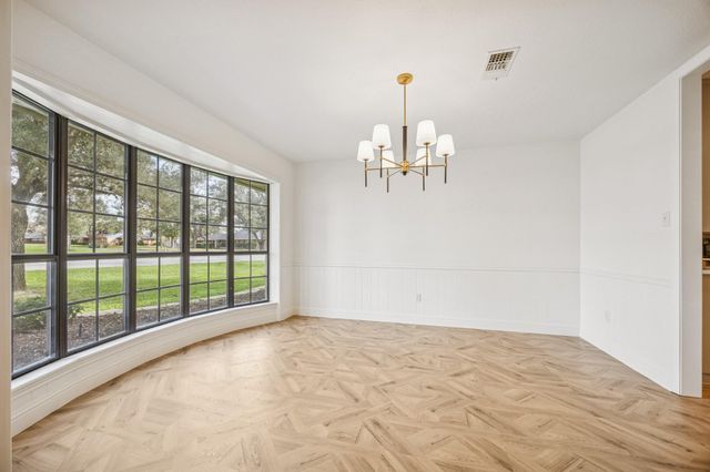 209 E Hacienda, Bellville, TX 77418