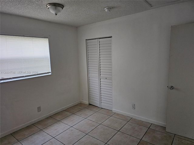 2451 NW 8th Pl 1, Fort Lauderdale, FL 33311