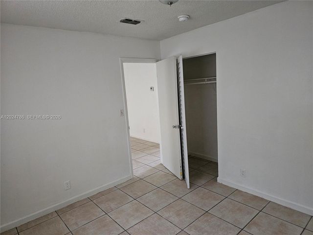 2451 NW 8th Pl 1, Fort Lauderdale, FL 33311