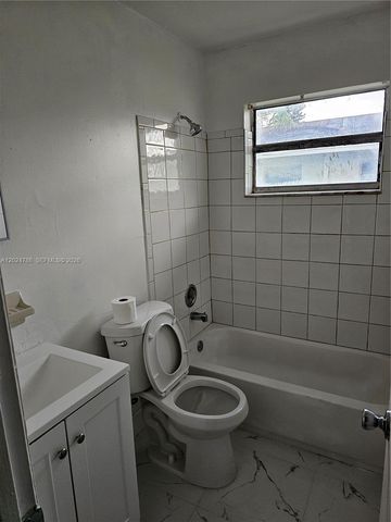 2451 NW 8th Pl 1, Fort Lauderdale, FL 33311
