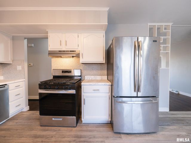 2107 W CIMARRON Drive, Peoria, IL 61614