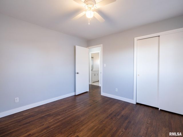 2107 W CIMARRON Drive, Peoria, IL 61614