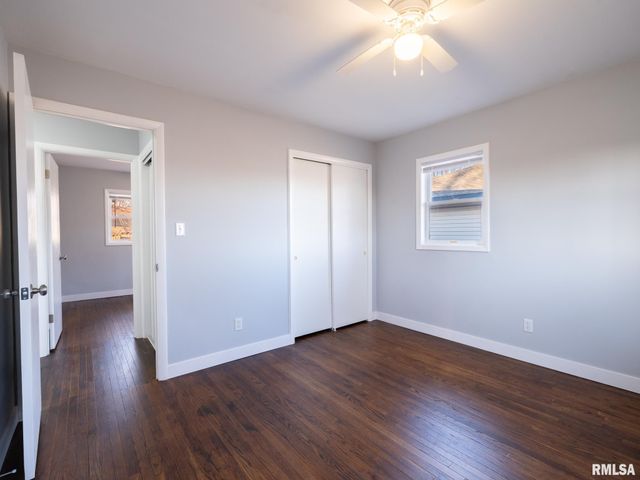 2107 W CIMARRON Drive, Peoria, IL 61614