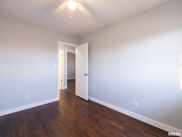 2107 W CIMARRON Drive, Peoria, IL 61614