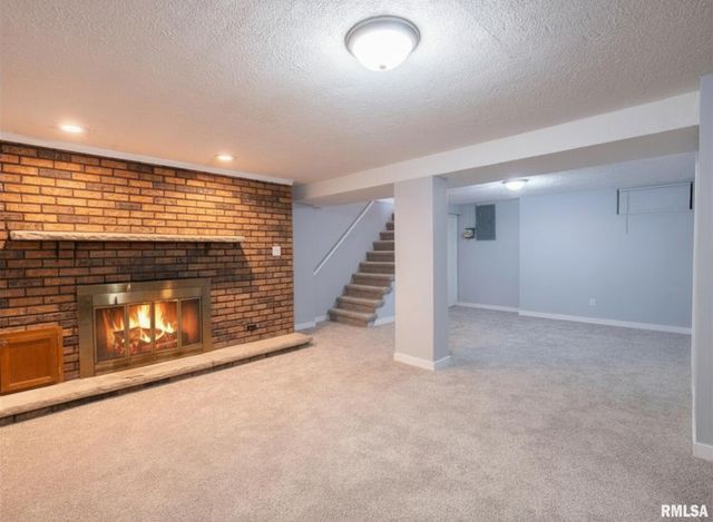 2107 W CIMARRON Drive, Peoria, IL 61614