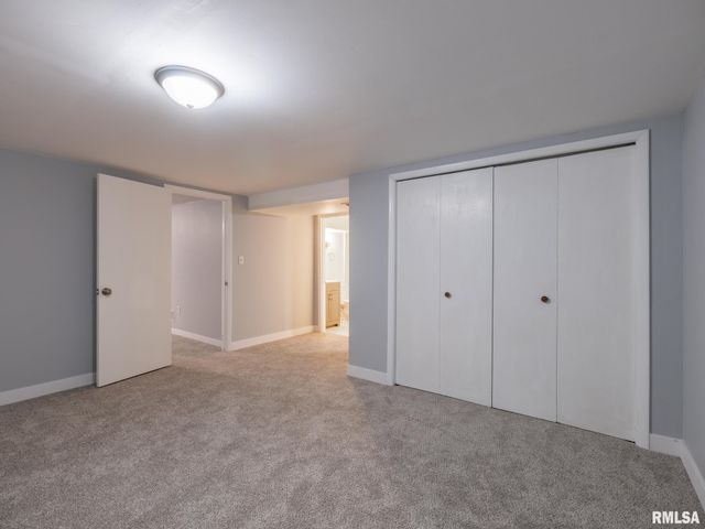 2107 W CIMARRON Drive, Peoria, IL 61614