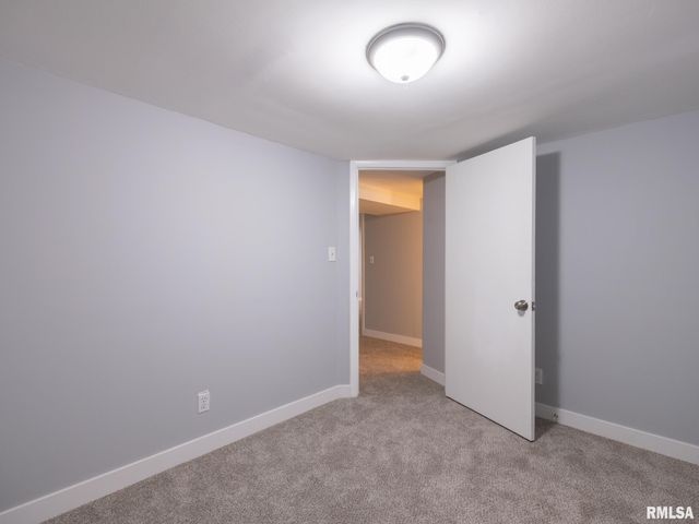 2107 W CIMARRON Drive, Peoria, IL 61614