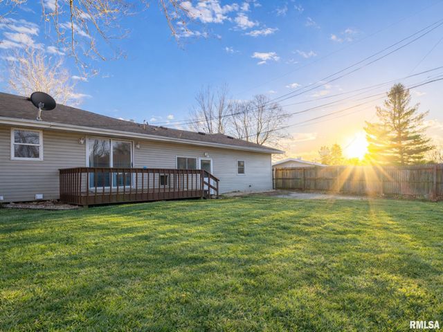 2107 W CIMARRON Drive, Peoria, IL 61614