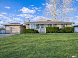 2107 W CIMARRON Drive, Peoria, IL 61614