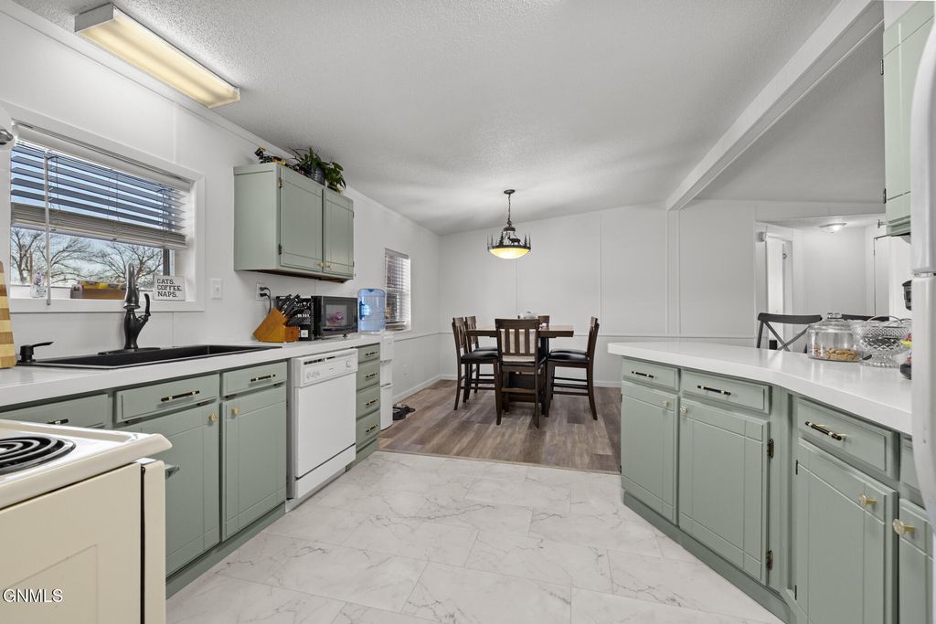 2003 6th Avenue W, Williston, ND 58801 photo 12