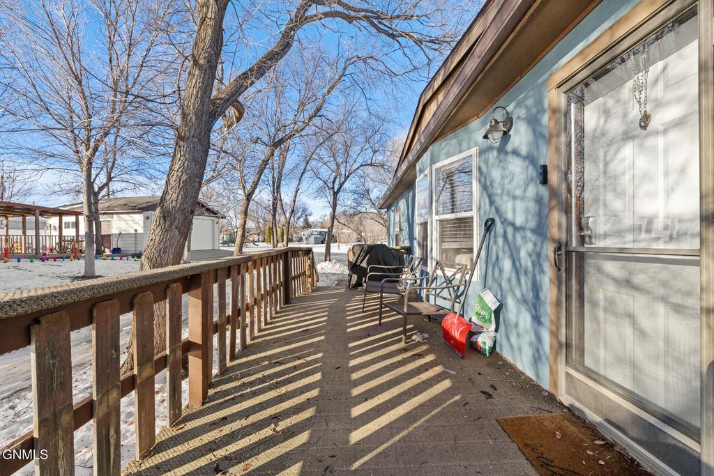 2003 6th Avenue W, Williston, ND 58801 photo 25