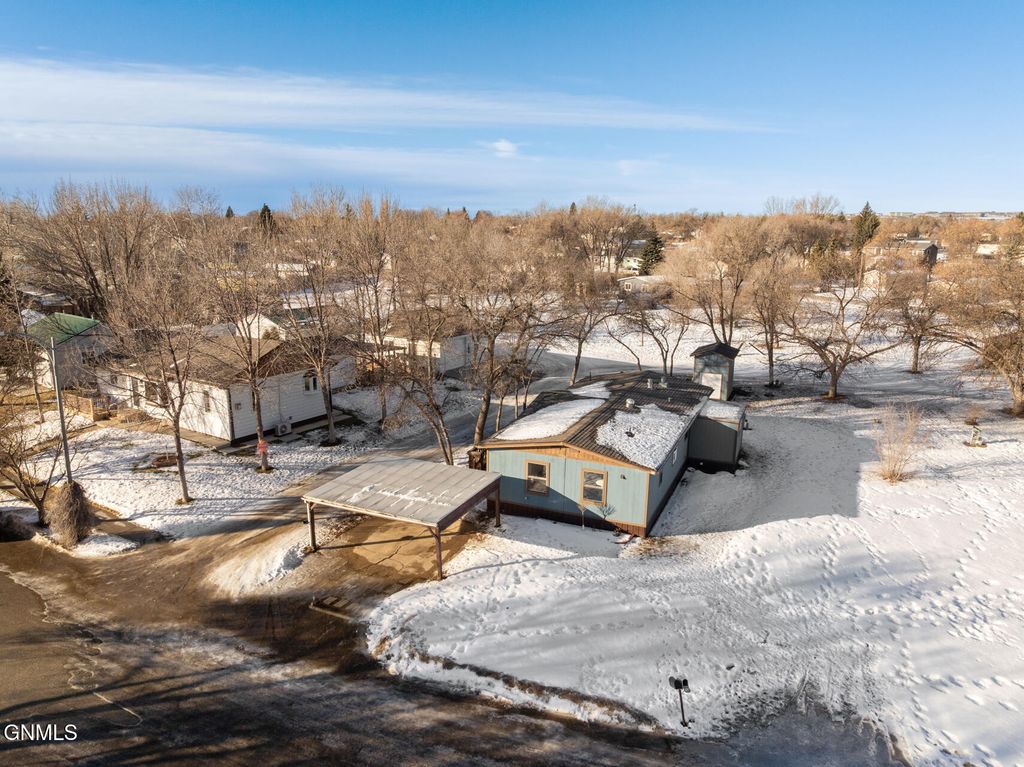 2003 6th Avenue W, Williston, ND 58801 photo 4