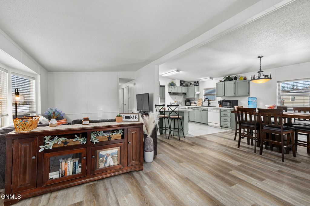 2003 6th Avenue W, Williston, ND 58801 photo 5