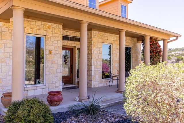 113 Spring Branch Dr., Kerrville, TX 78028