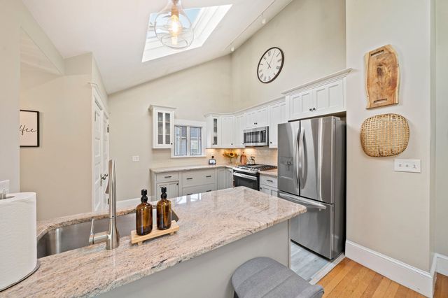 38 Sterling St, Braintree, MA 02184