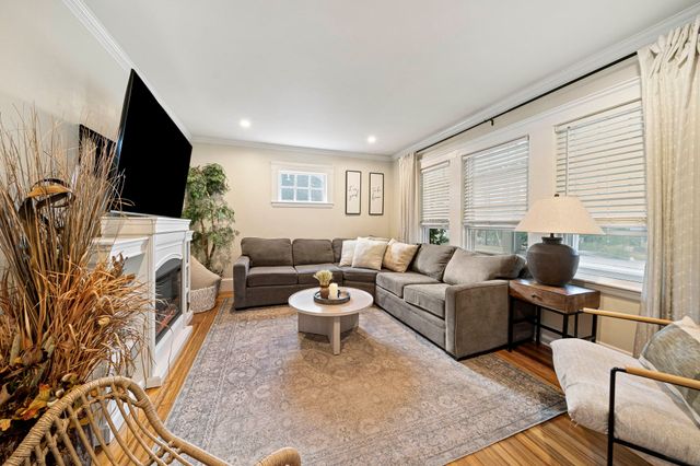 38 Sterling St, Braintree, MA 02184