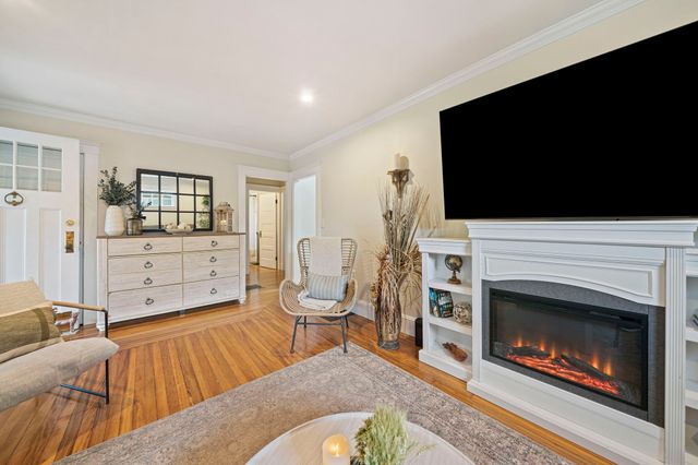 38 Sterling St, Braintree, MA 02184