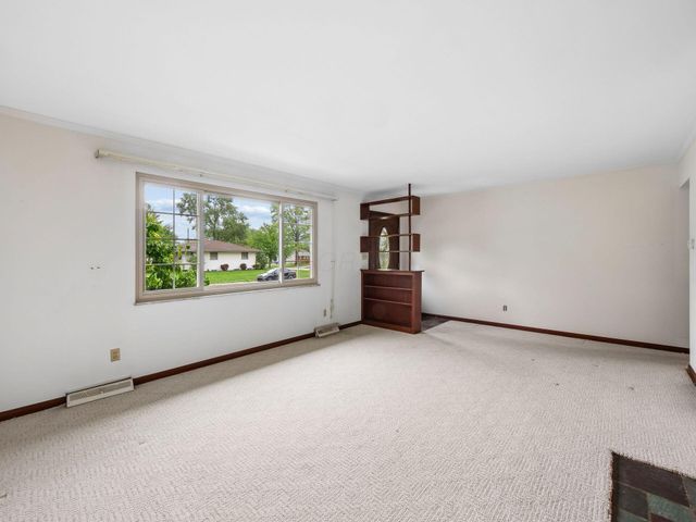 1069 Kennington Avenue, Columbus, OH 43220