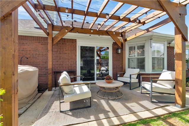 2804 Brookshire Street, Springdale, AR 72762