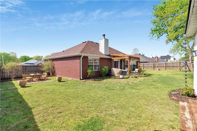 2804 Brookshire Street, Springdale, AR 72762