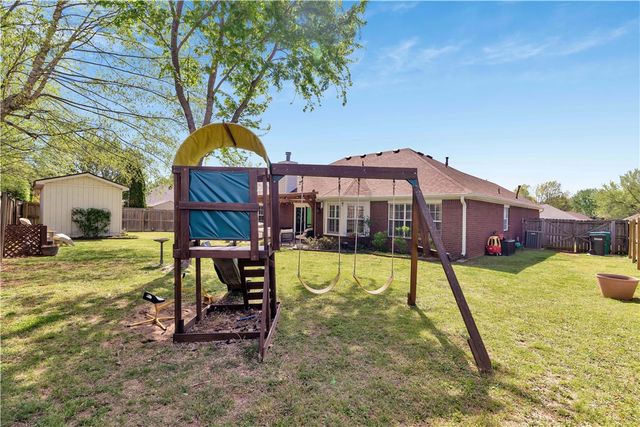 2804 Brookshire Street, Springdale, AR 72762