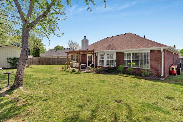 2804 Brookshire Street, Springdale, AR 72762
